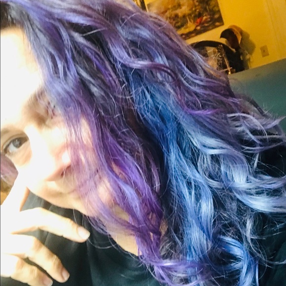 Meet Your Quirky Posher, Jennifer - Picture 2 of 8